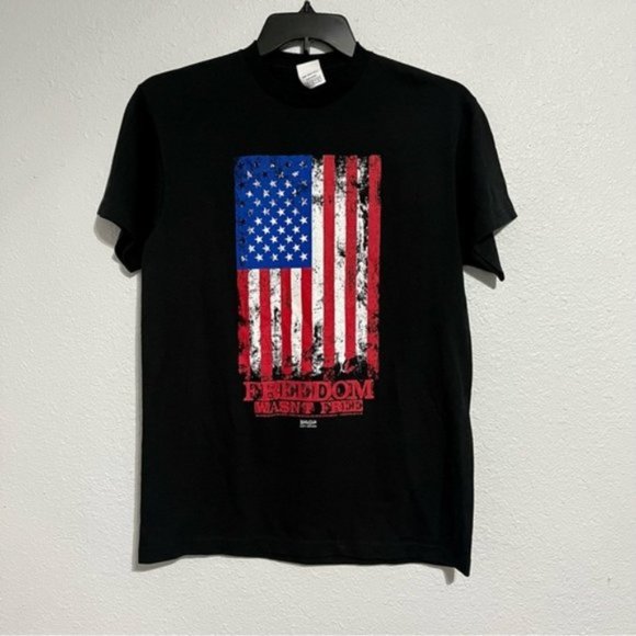 5/$25 NWOT Freedom Wasn’t Free Tee Shirt Size Medium - Picture 1 of 4